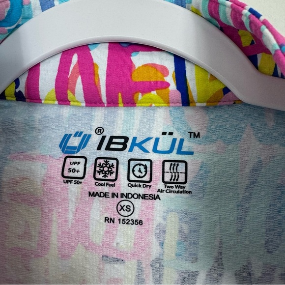 Ibkul Long Sleeve Zip Mock LIMITED EDITION SERIES AIMEE-HOT PINK/MULTI SPF 50 XS - Picture 4 of 10
